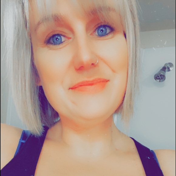 Meet your Posher, Tiffany - Picture 4 of 7